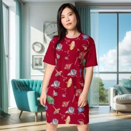 Made with soft and stretchy fabric, it hugs your curves like a glove, flattering your figure. The floral print, available in vibrant seasonal colors, adds a touch of aesthetic and romanticism to your look.